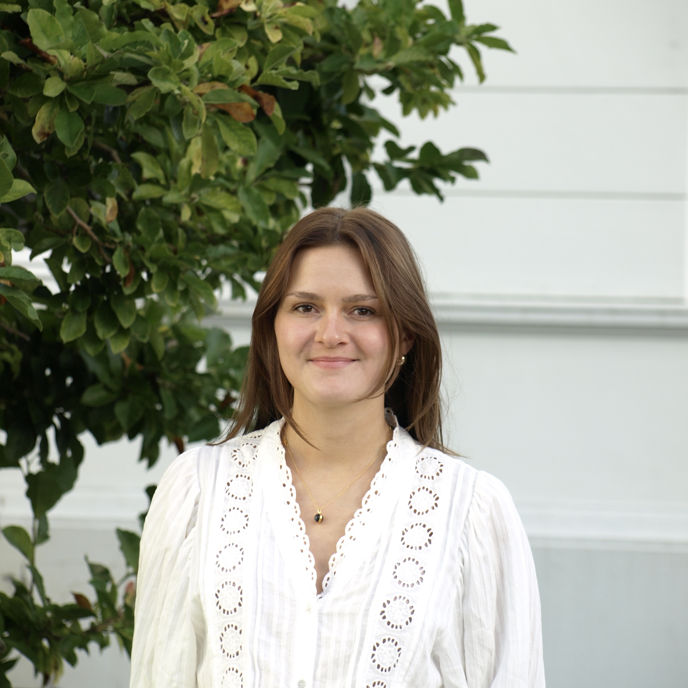 https://www.linkedin.com/in/mirella-brodschöll/